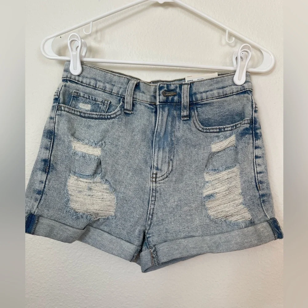 SO hight rise mom short size 3/26